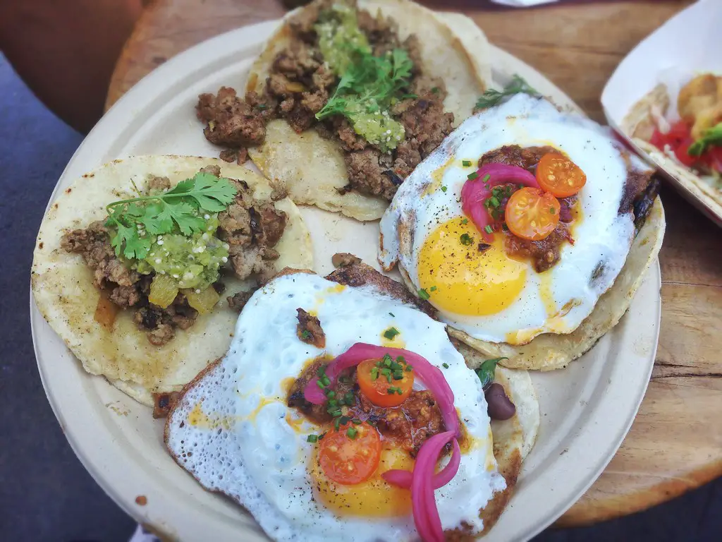 30 Food Truck Breakfast Menu Ideas For 2023 - Huevos Rancheros Tacos