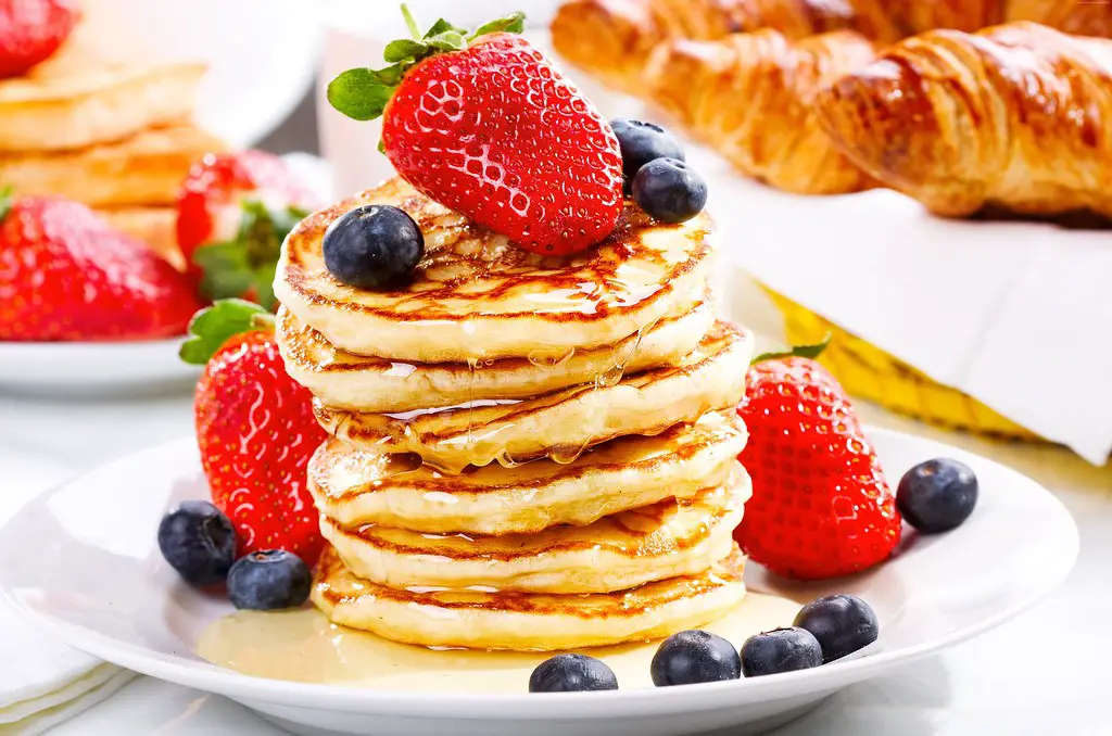 30 Food Truck Breakfast Menu Ideas For 2023 - American Pancakes