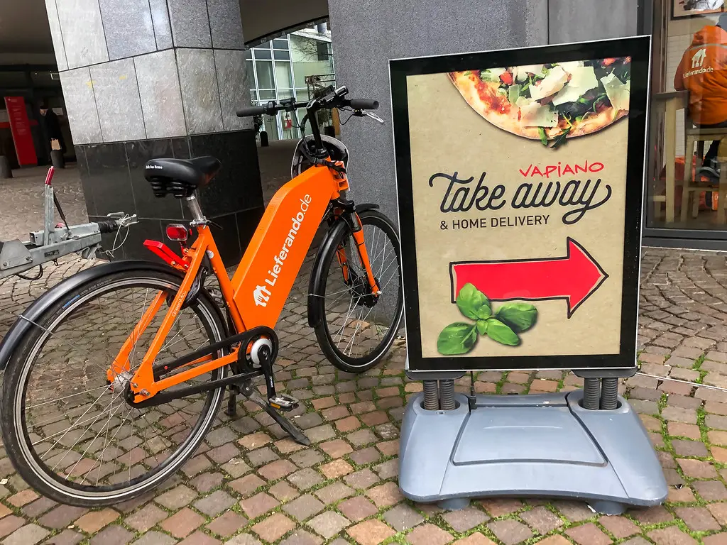 How To Start A Food Delivery Business In The UK