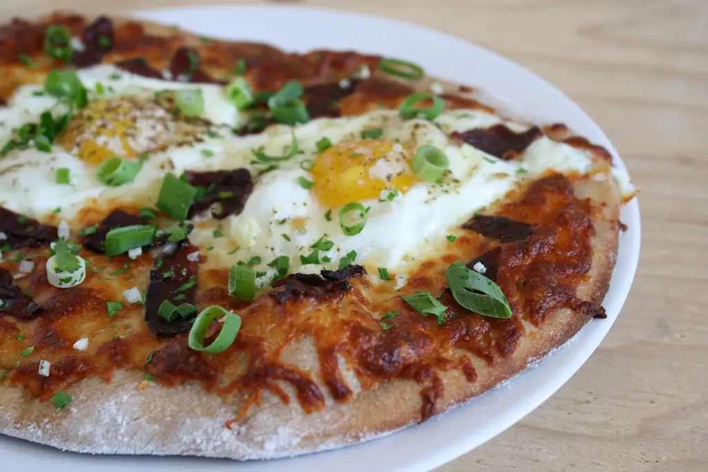 30 Food Truck Breakfast Menu Ideas For 2023 - breakfast pizza