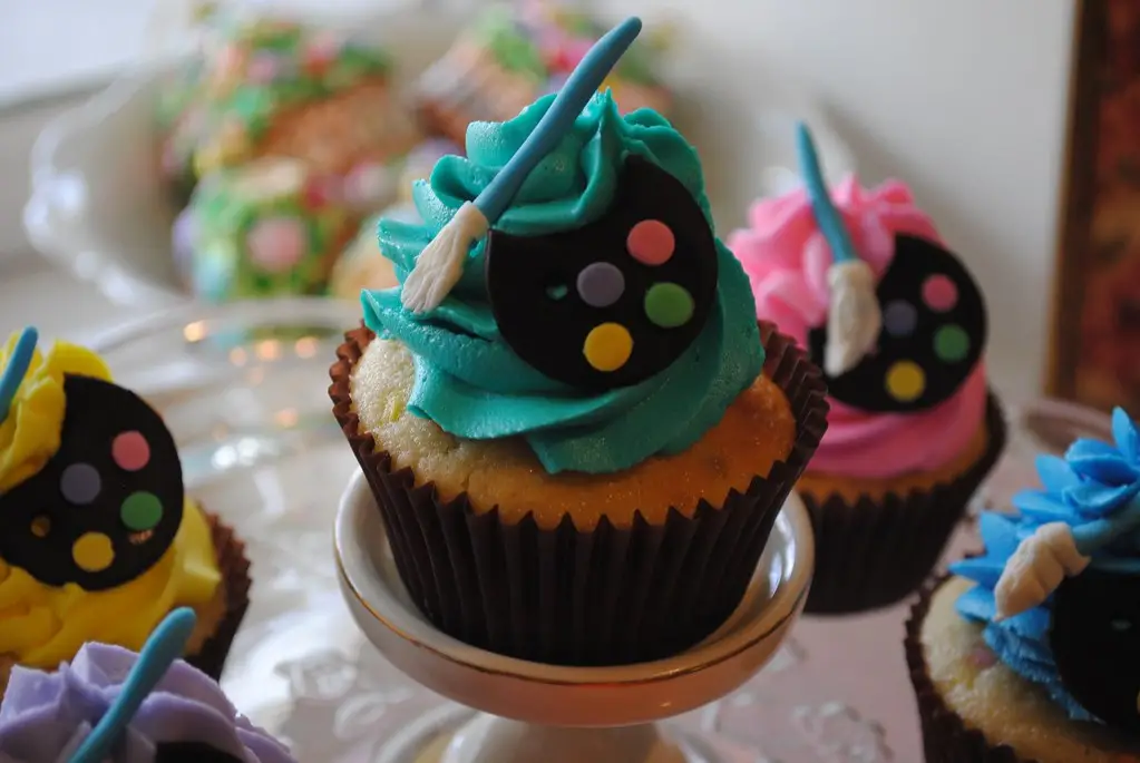 Best Food Truck Ideas For Weddings - cupcakes