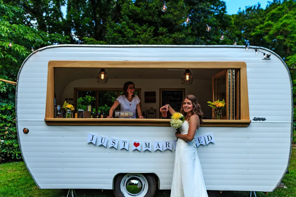 The Pros & Cons Of Having A Food Truck Wedding